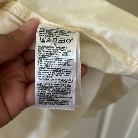 Old Navy Smocked peasant top 3X - Picture 4 of 6